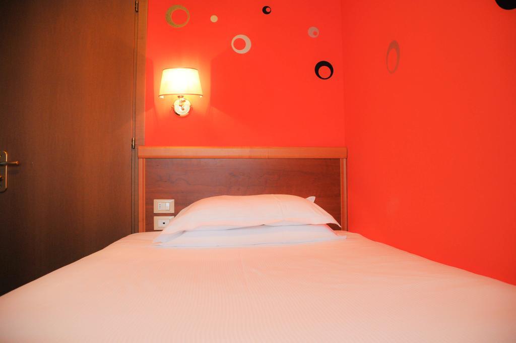 Hotel Marco Effe Mestrino Oda fotoğraf